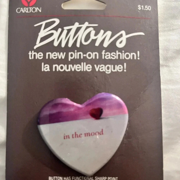 8 Vintage Carlton Buttons/Pins - Picture 8 of 10